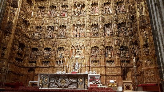 glavni oltar, the main alta katedrale v Sevilli